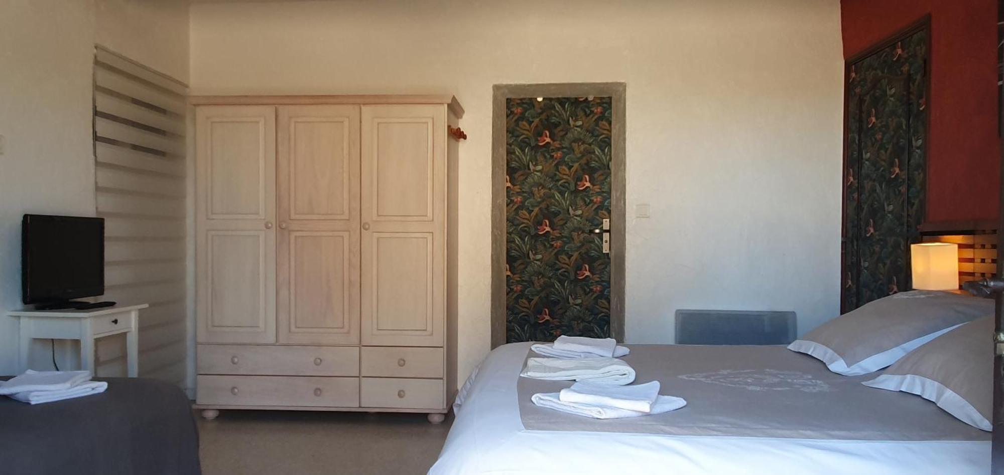 Oppède ル ジャルダン ディヴァナ Bed & Breakfast エクステリア 写真